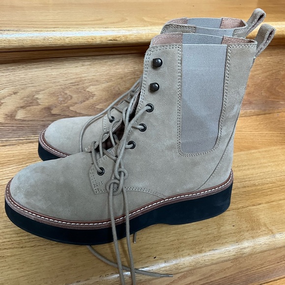 The Helen Platform Chelsea Boot in Suede size 8 - Picture 7 of 7